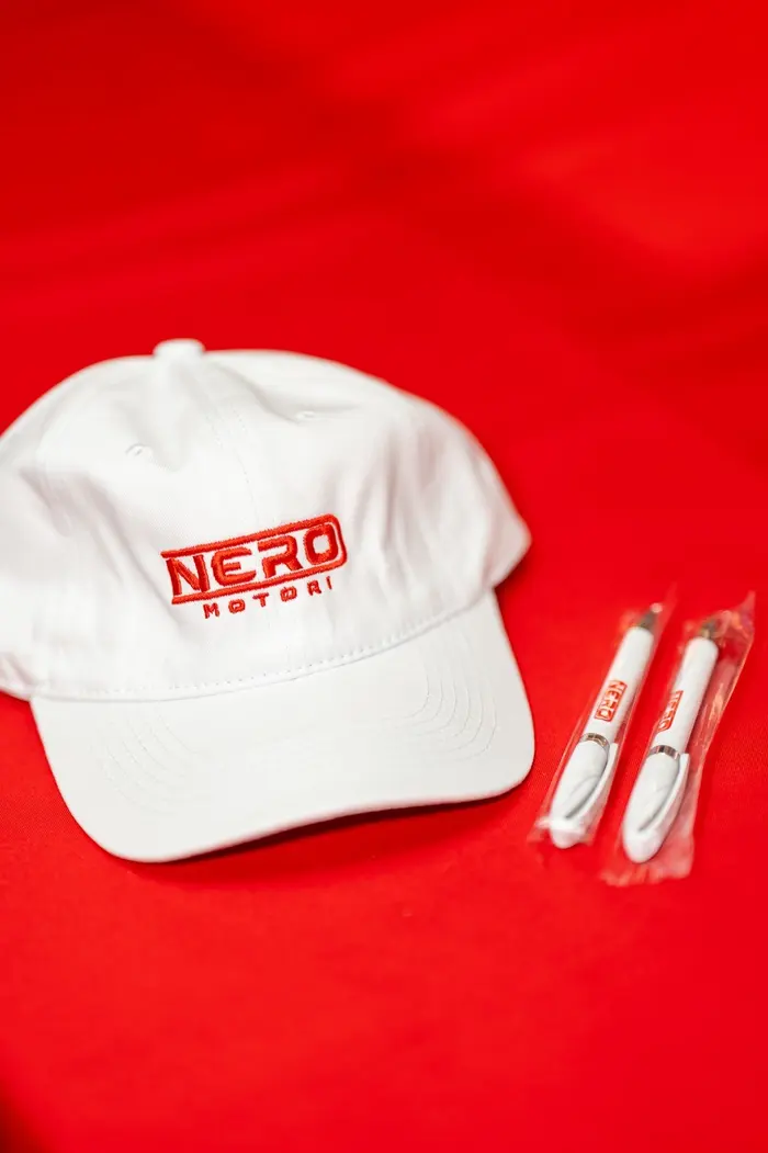 Gorra bordada para Nero Motori